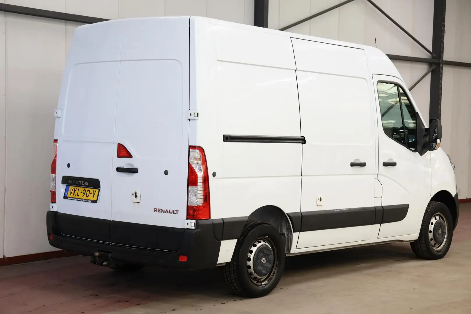 Renault Master T35 2.3 dCi L1H2 AIRCO EN TREKHAAK Wit - 2