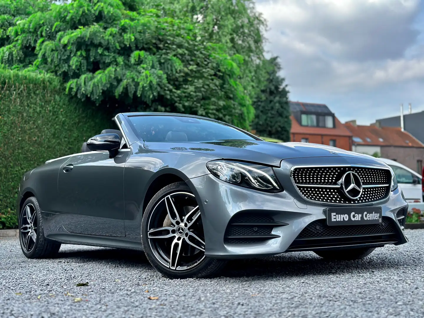 Mercedes-Benz E 200 Cabriolet / 4-MATIC AMG LINE / 360° / ALCANTARA Šedá - 1
