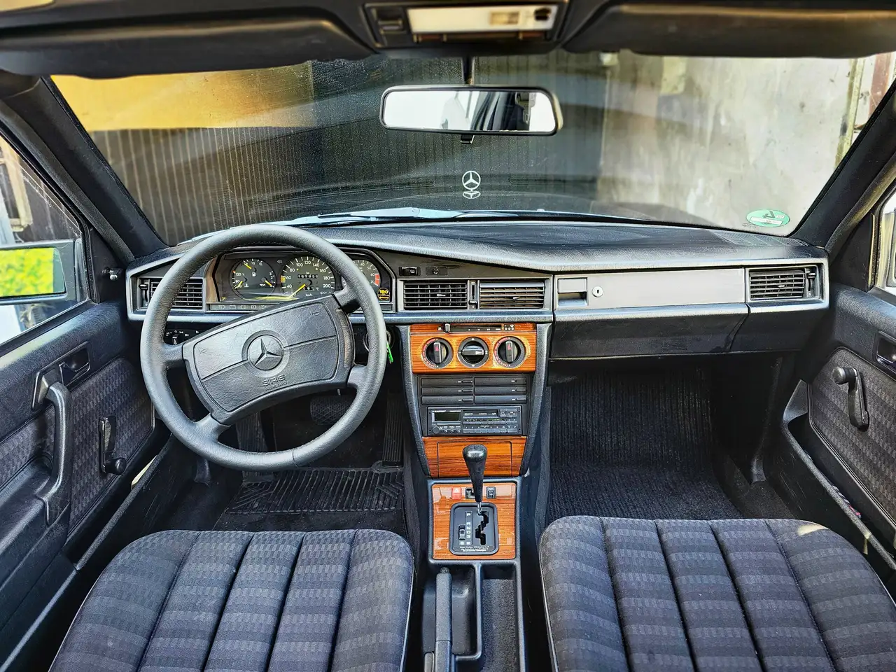 Mercedes-Benz 190 E 2.3, foto 7