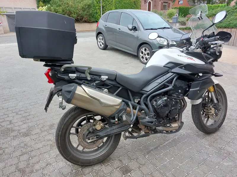 Triumph Tiger 800 - foto 3