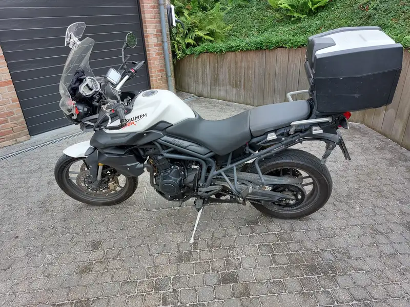 Triumph Tiger 800 - foto 2