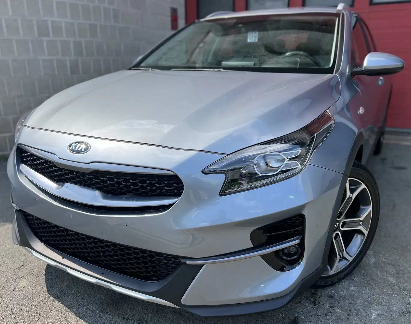 Kia XCeed 1.6 CRDi Navi Edition ISG + CAMÉRA + NAVI Grigio - 1