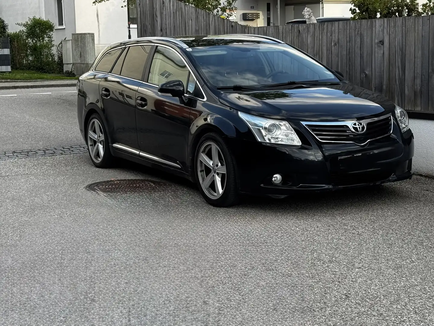 Toyota Avensis Combi 2.0 D-4D Edition - 1