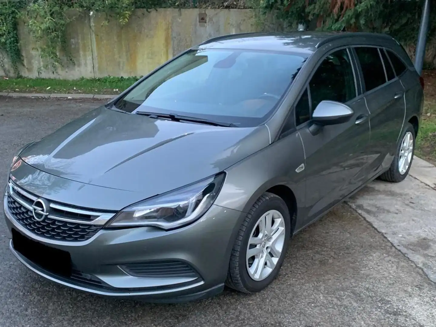 Opel Astra Astra 1.6 D Start/Stop Sports Tourer Edition Gris - 2