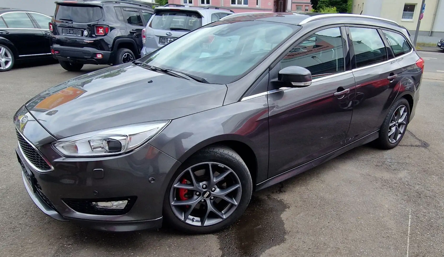 Ford Focus Turnier 1,5 Titanium Sport 1.Hand+Bi-Xenon Grey - 1