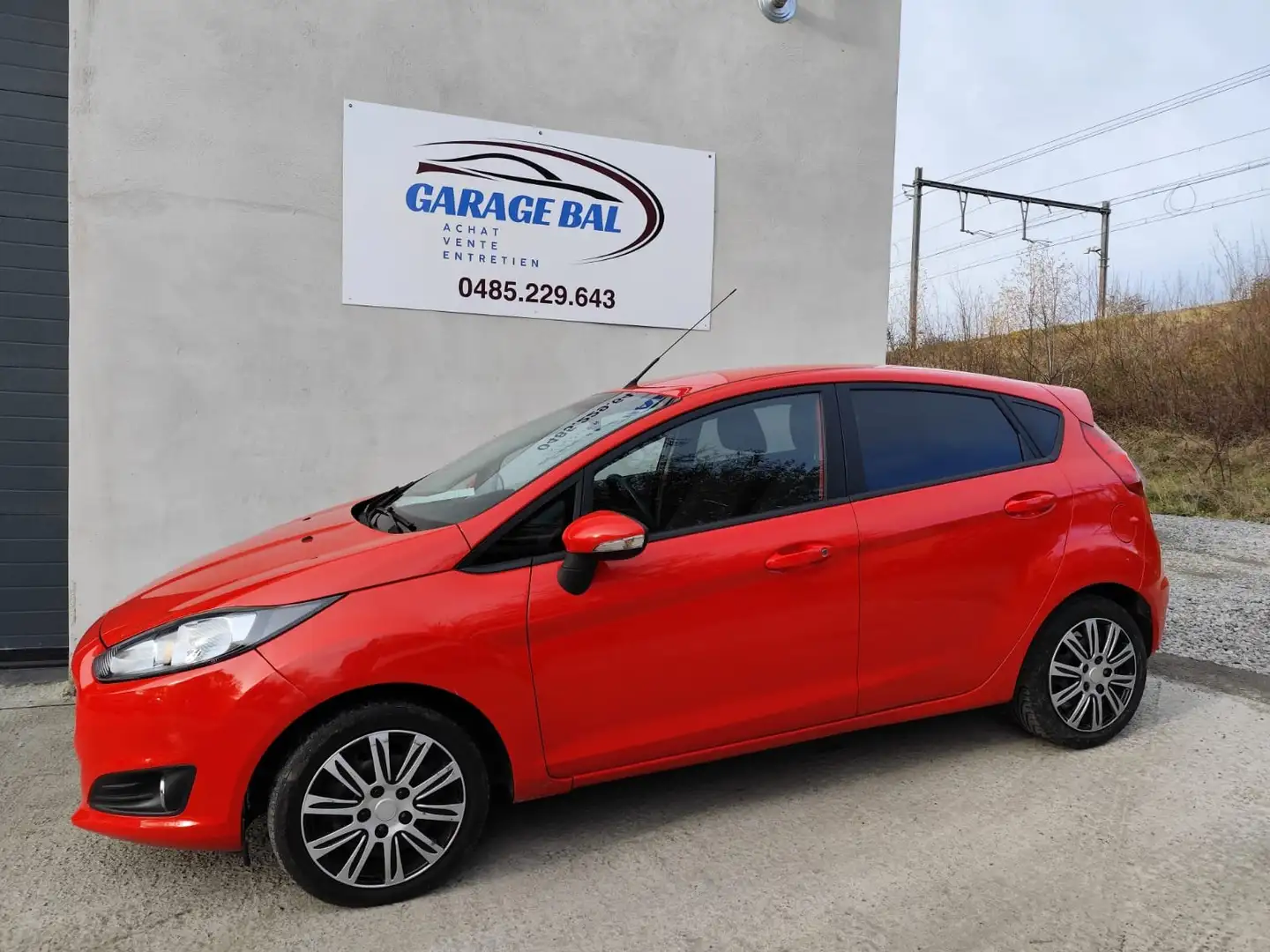 Ford Fiesta Fiesta 1.25i Ambiente Rood - 2