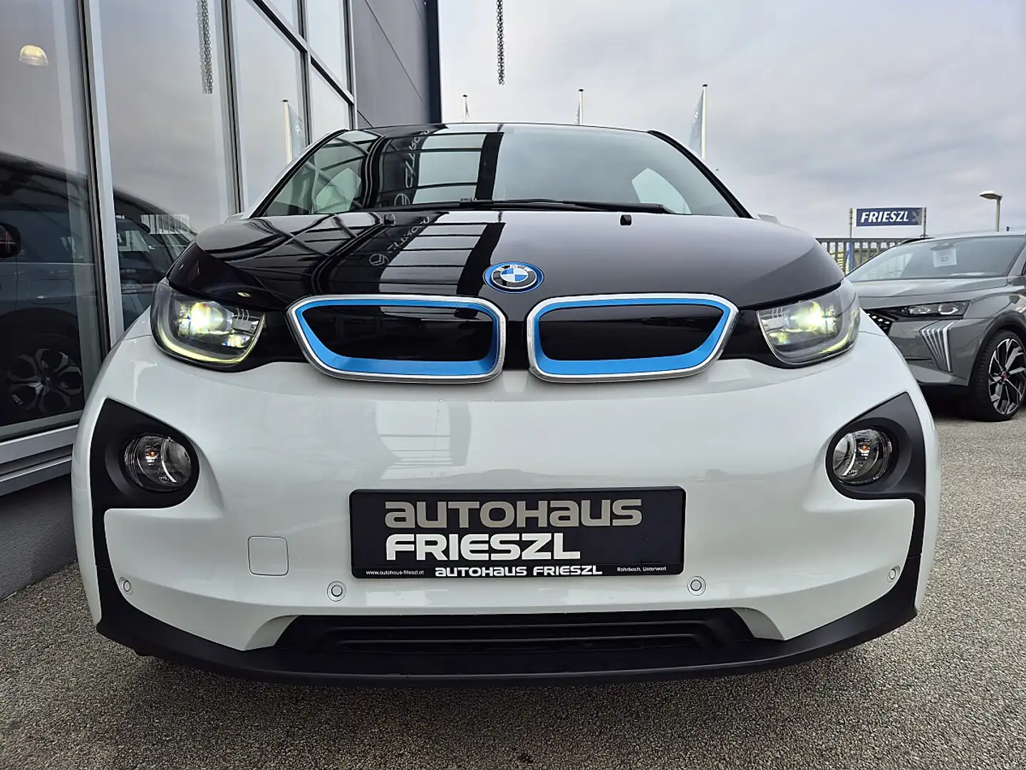 BMW i3 (mit Batterie) *LED, NAVI, RFK, WÄRMEPUMPE* Weiß - 2