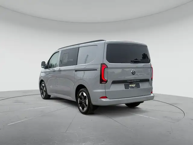Volkswagen Transporter view 5