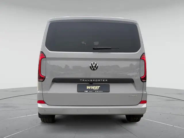 Volkswagen Transporter view 6