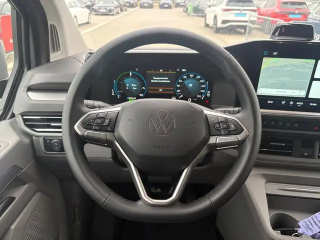 Volkswagen Transporter view 13