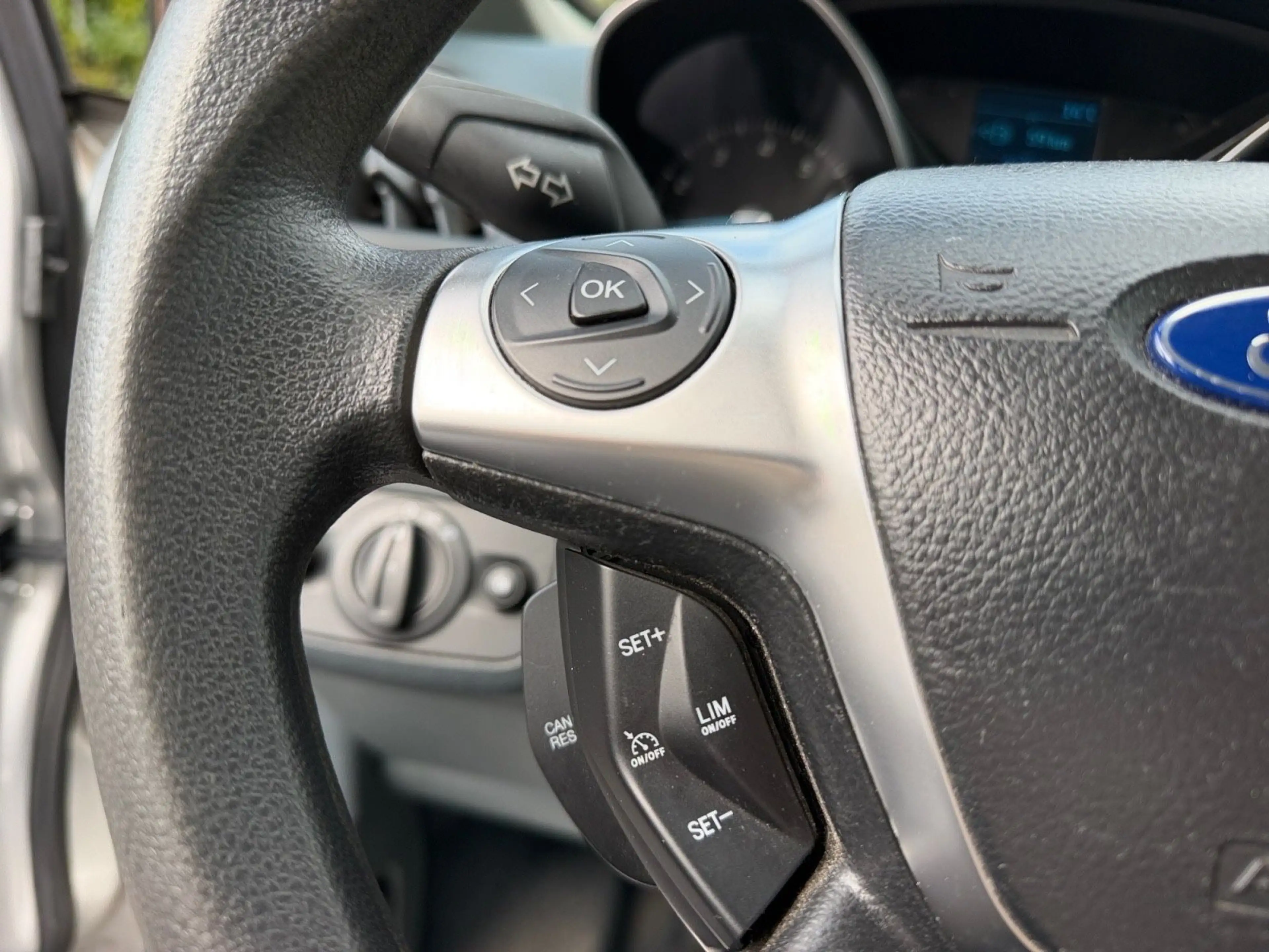 Ford C-Max C-MAX 1.6 Trend — photo 15