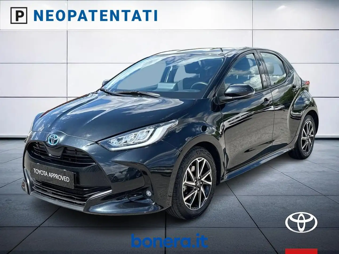 Toyota Yaris 1.5 hybrid Trend Nero - 1