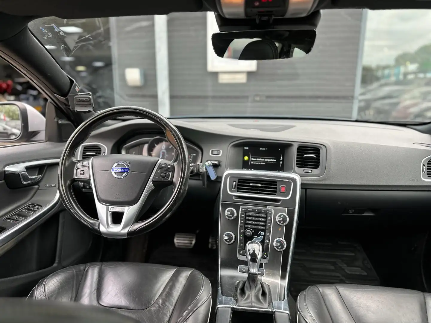 Volvo V60 2.4 D6 Twin Engine R-Design/CAMERA/LEDER/PANODAK/X Blauw - 2