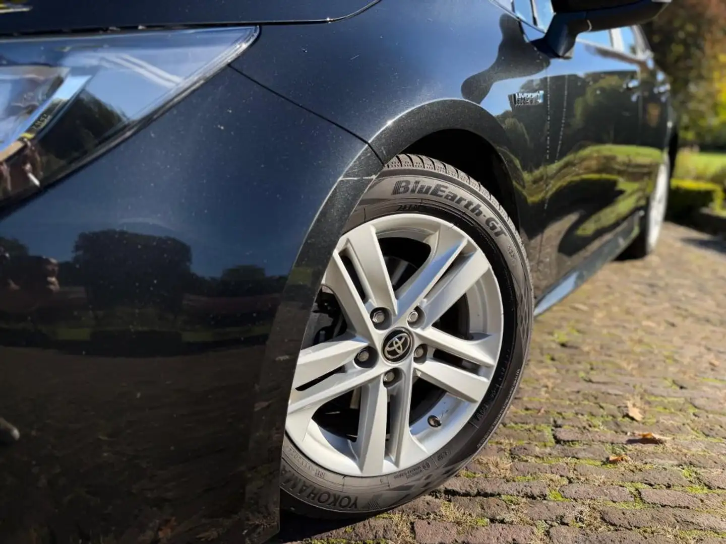 Toyota Corolla 1.8 Hybrid Active | Camera | Massage | Navi | Gara Negro - 2