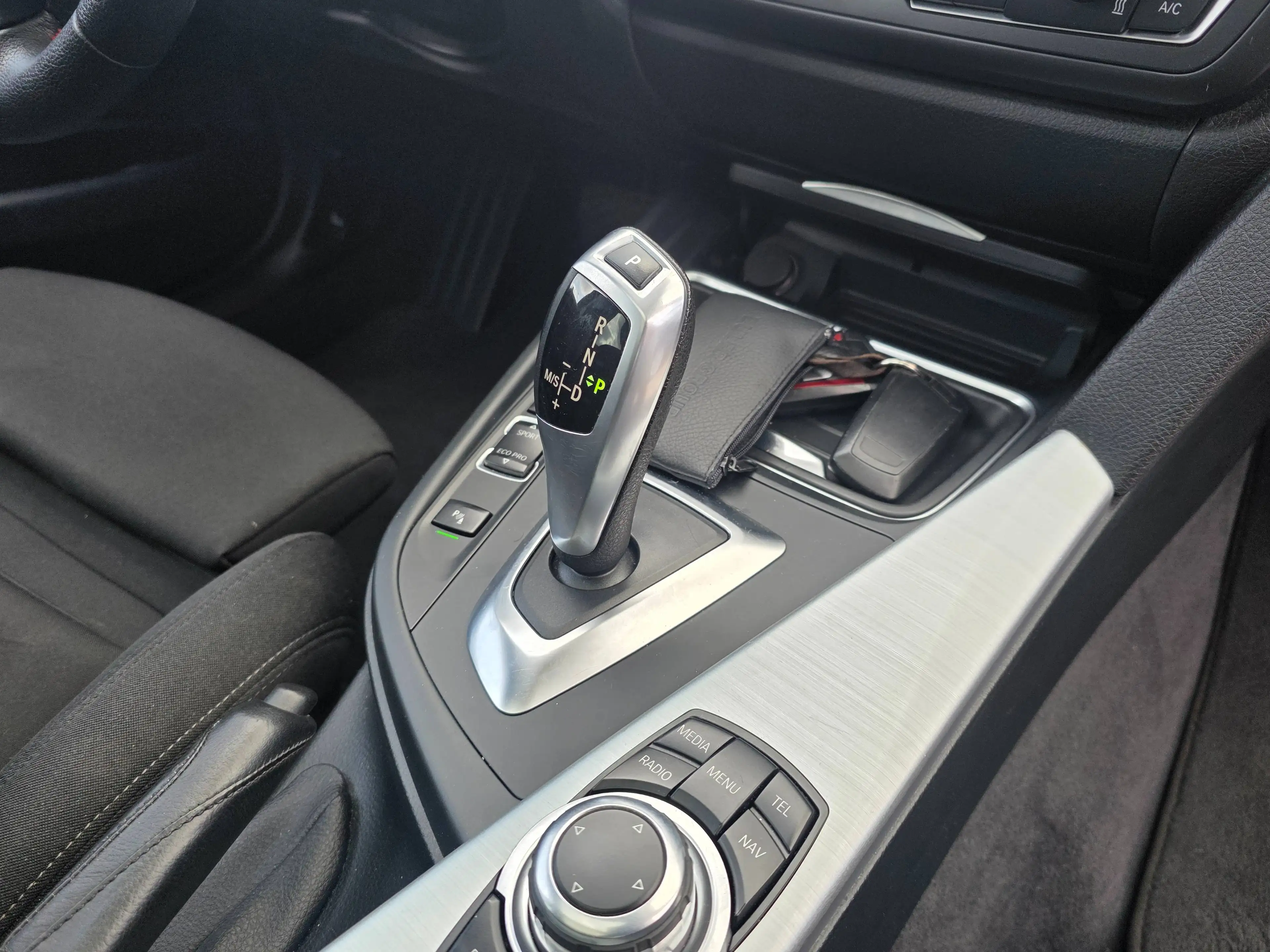 BMW 328 3er Touring 328i/Sport L./Autom./Pano/S.Sitze/LED/Sitzh./ — photo 6