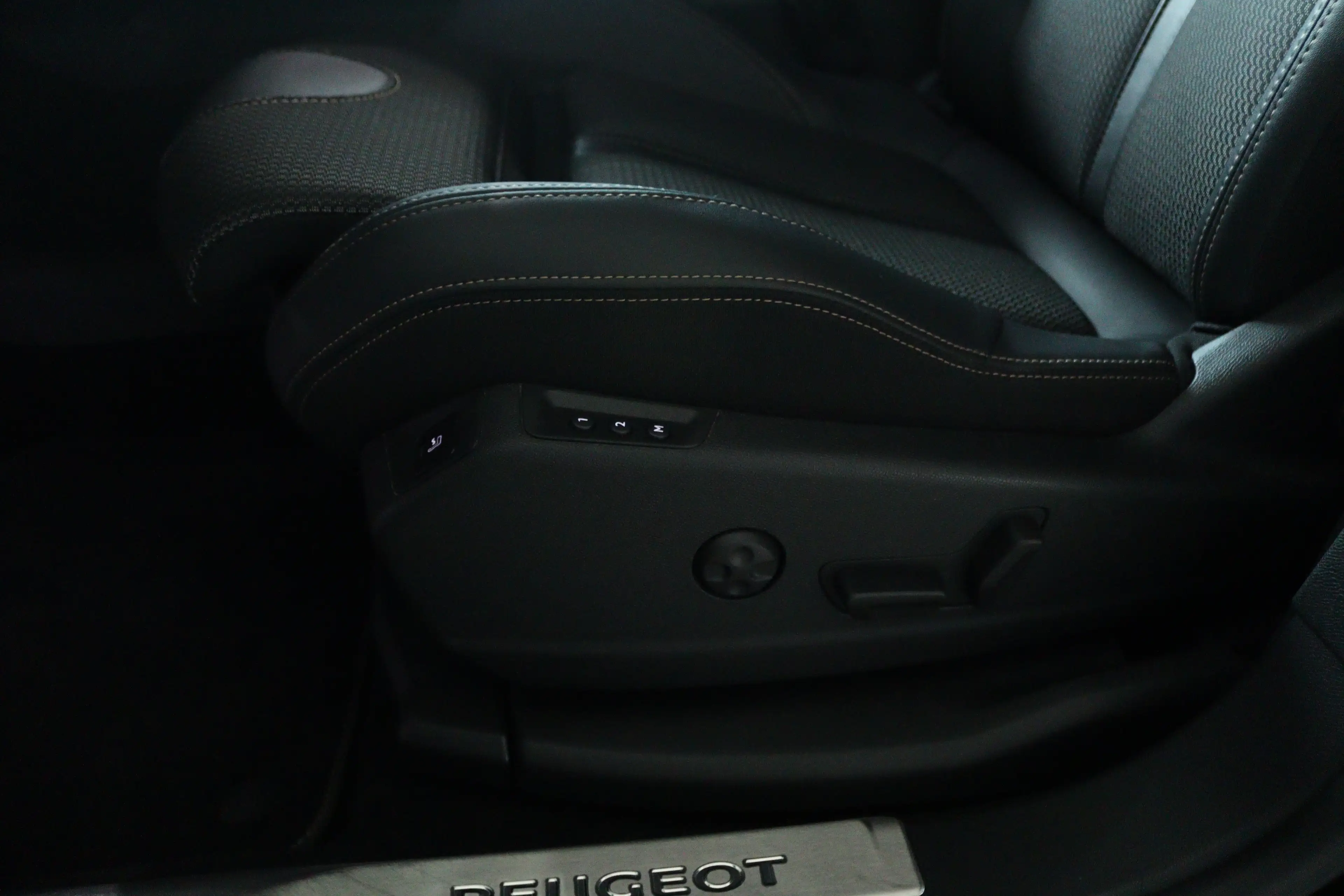 Peugeot 3008 1.2 Turbo GT Black Pack | Adapt. Cruise | Trekhaak — photo 17