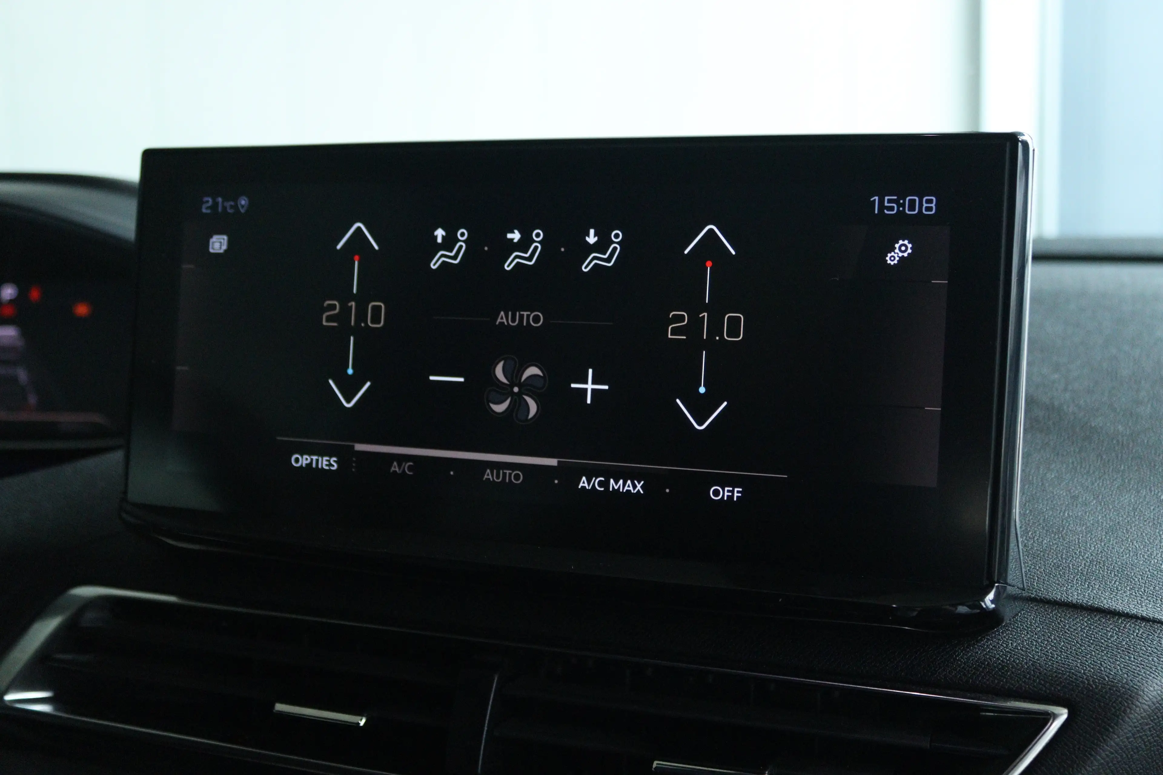 Peugeot 3008 1.2 Turbo GT Black Pack | Adapt. Cruise | Trekhaak — photo 24