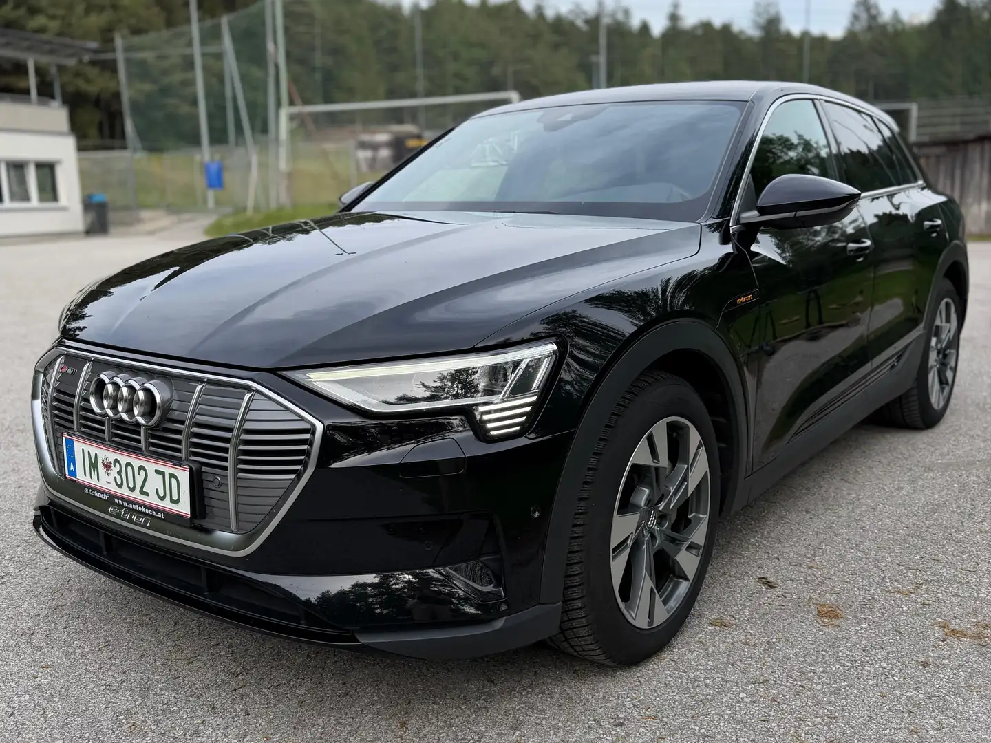 Audi e-tron e-tron 50 quattro 71kWh  S-line S-line Schwarz - 2