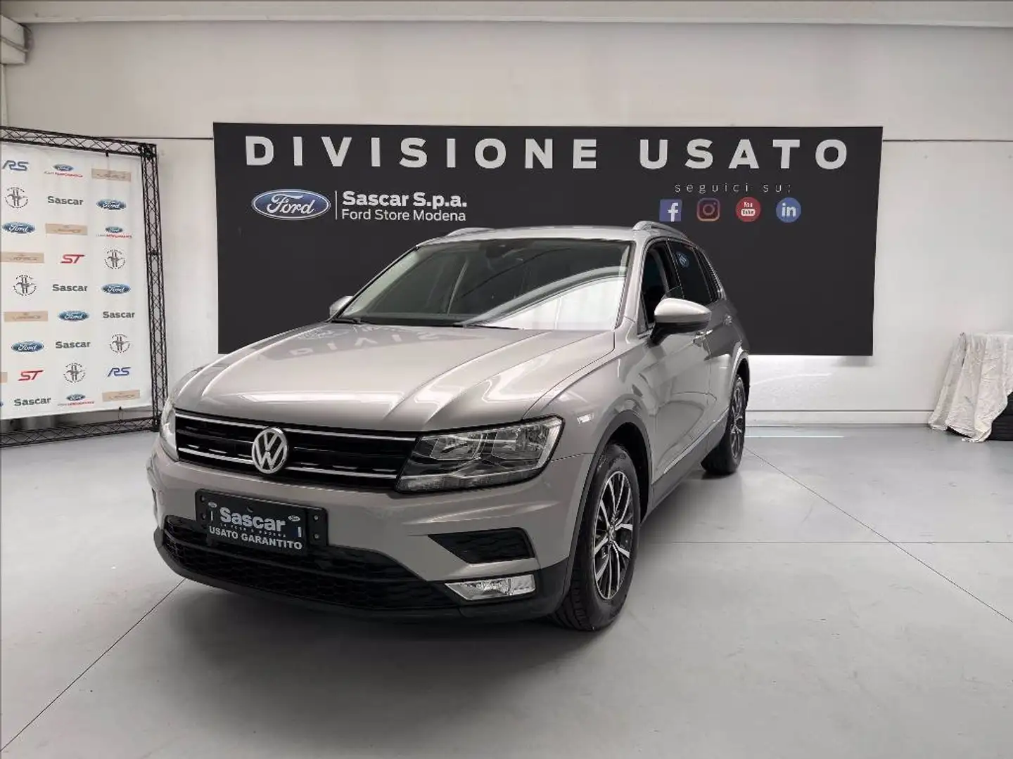 Volkswagen Tiguan 1.6 tdi Business 115cv Grigio - 1