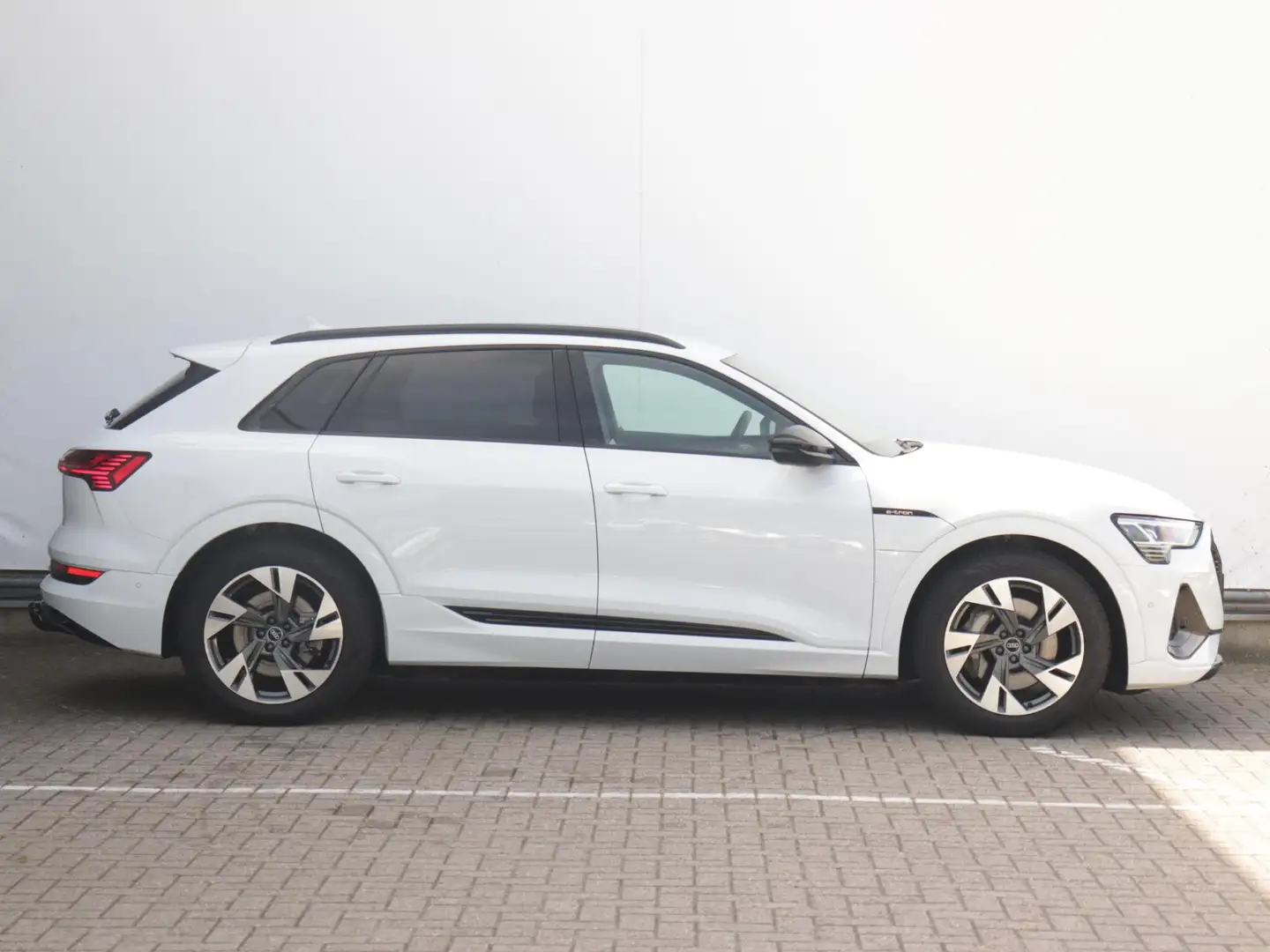 Audi e-tron S-Line 50 QUATTRO 313 PK 71 kWh | Luchtvering | Tr Wit - 2