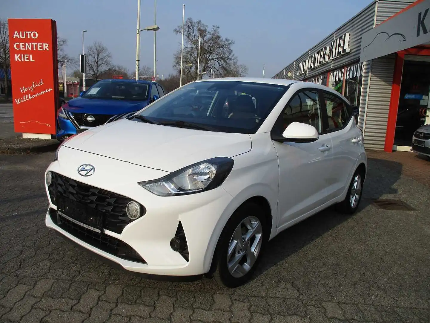 Hyundai i10 Trend, 1.Hand, Scheckheft gepflegt Weiß - 1