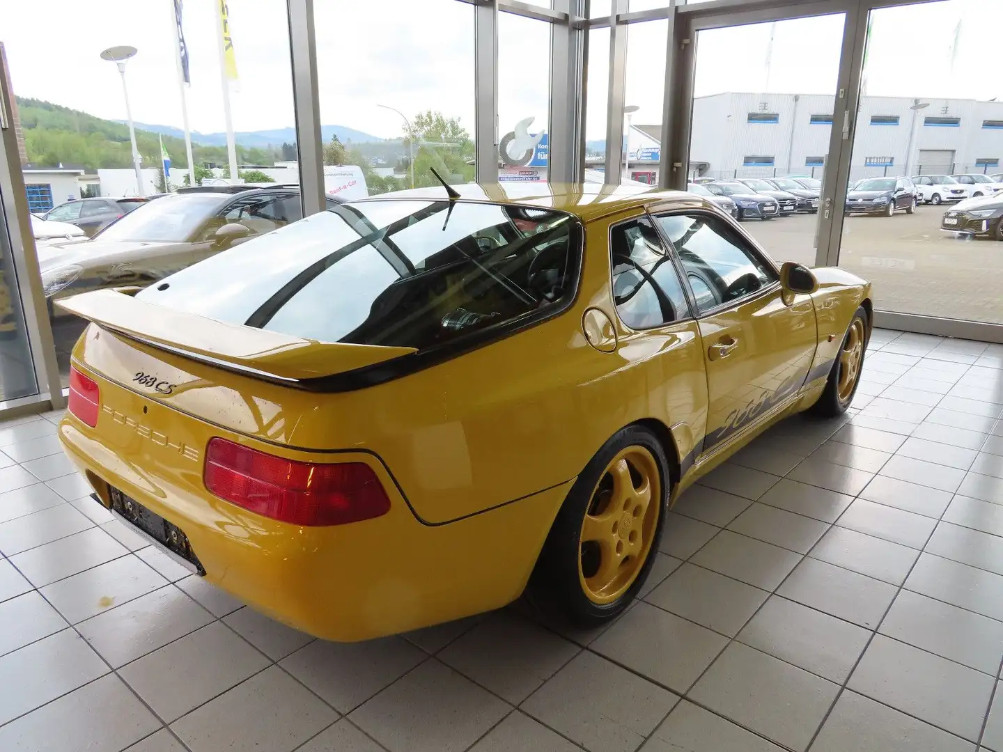 Porsche 968 CS Clubsport Yellow - 2