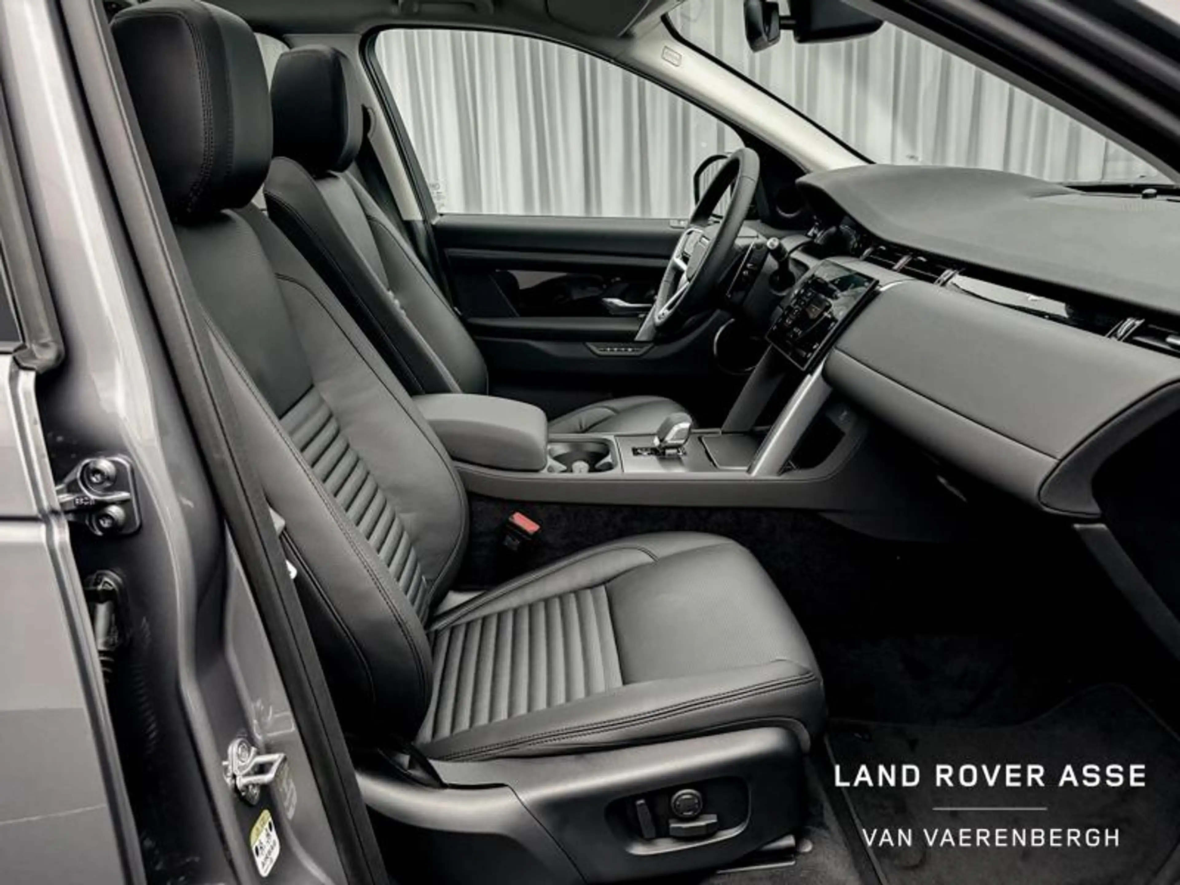 Land Rover Discovery Sport P270e S AWD — photo 3