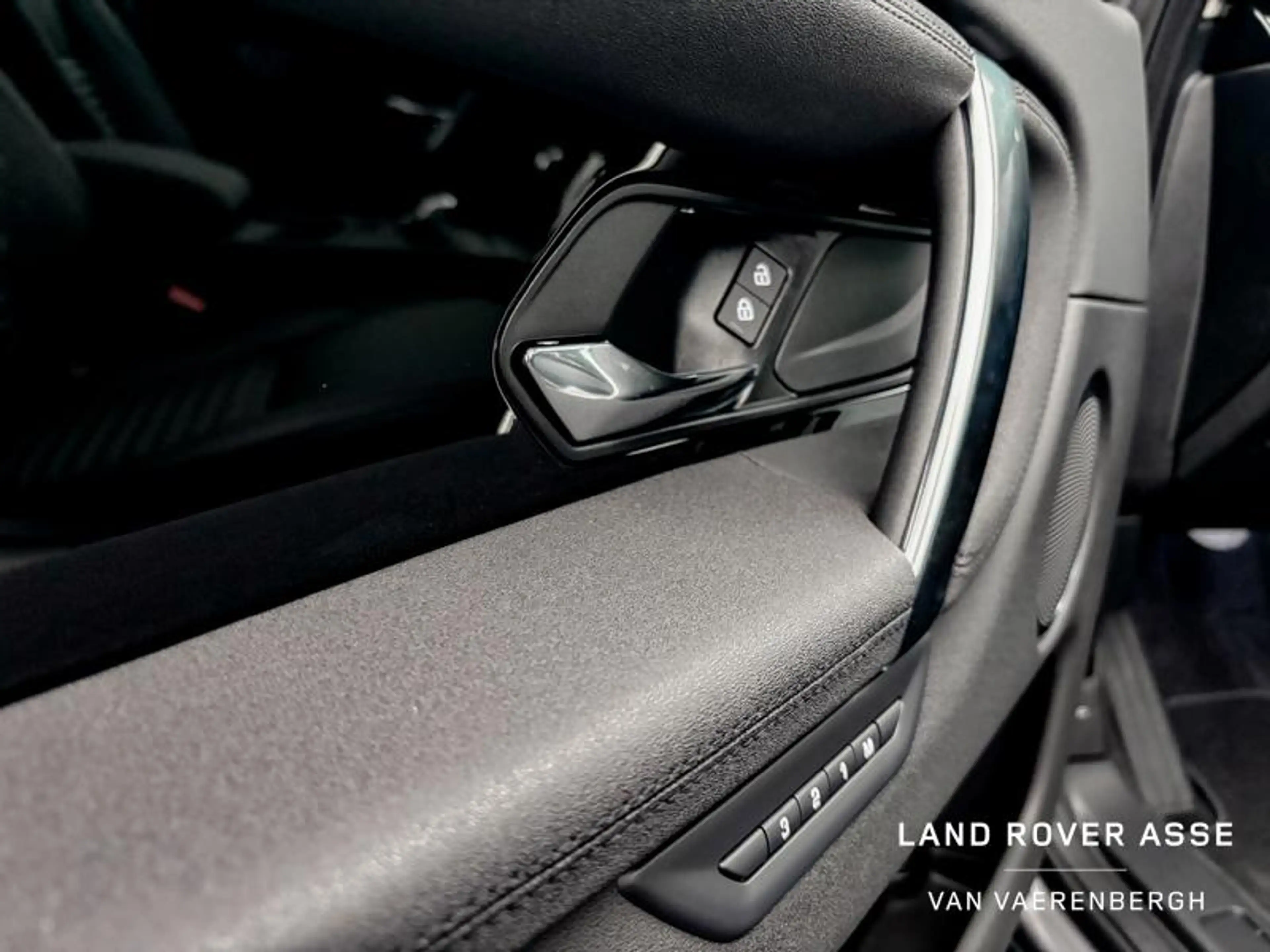 Land Rover Discovery Sport P270e S AWD — photo 14