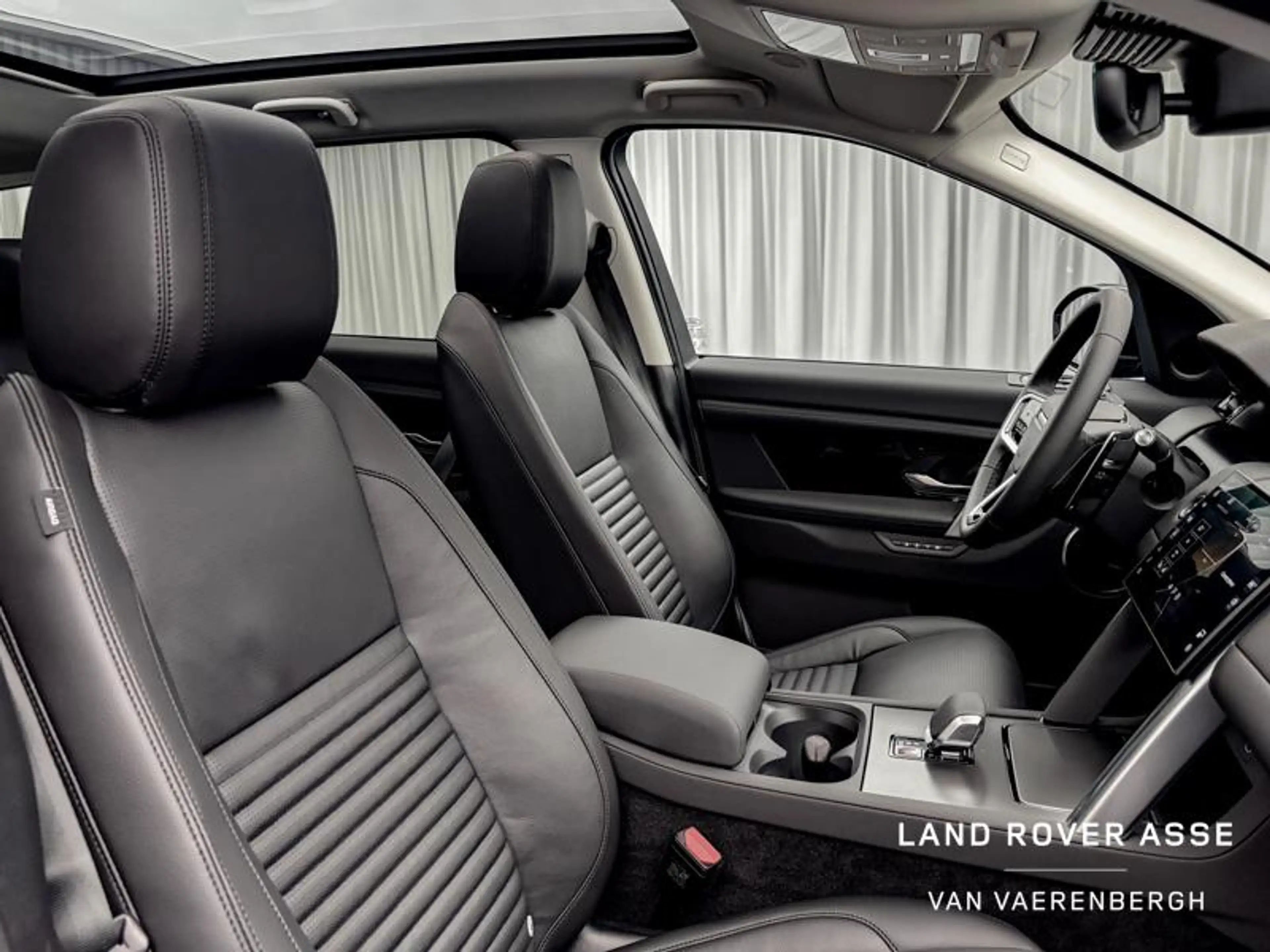 Land Rover Discovery Sport P270e S AWD — photo 4
