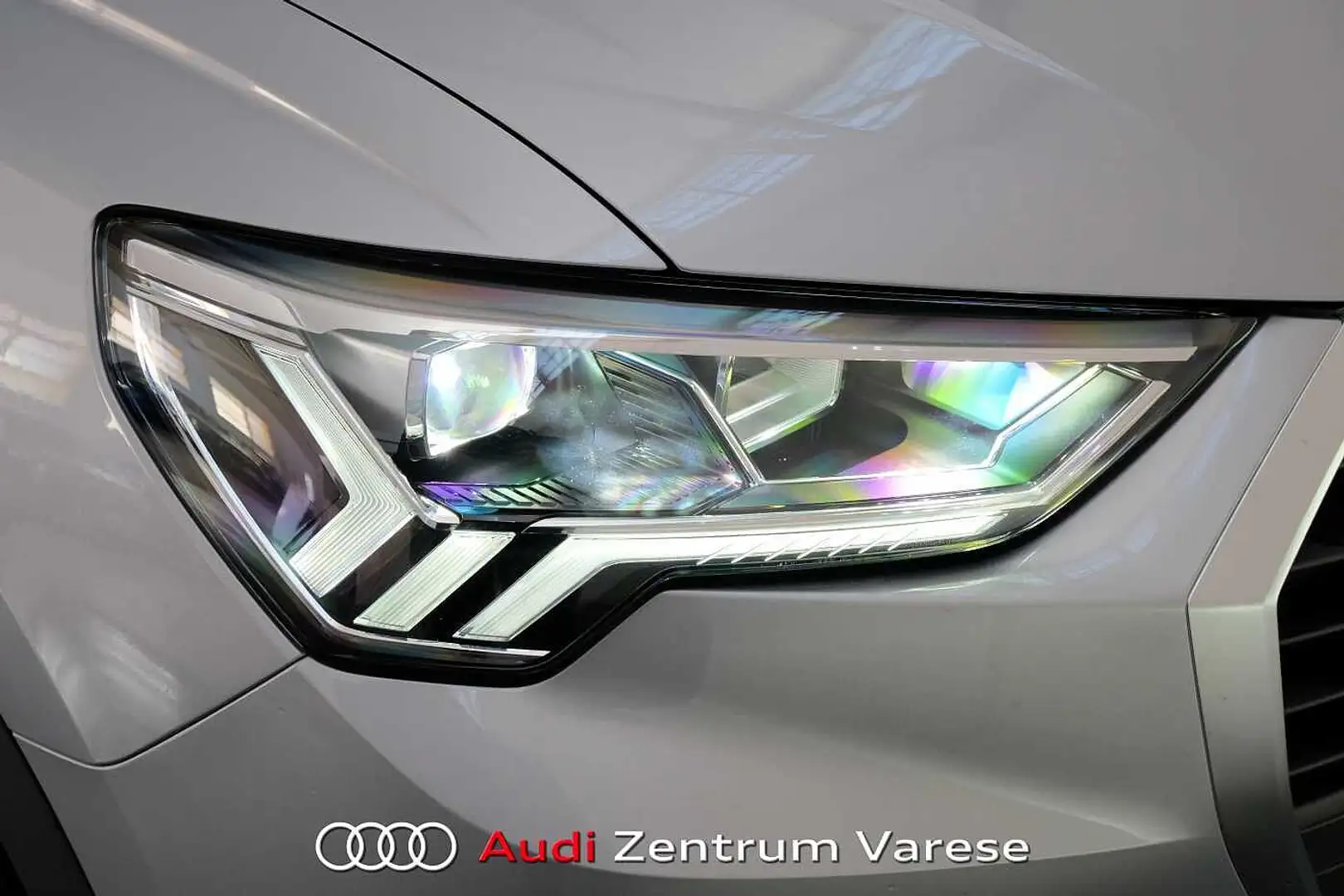 Audi Q3 45 TFSI-E 245CV Stronic Business Argento - 2