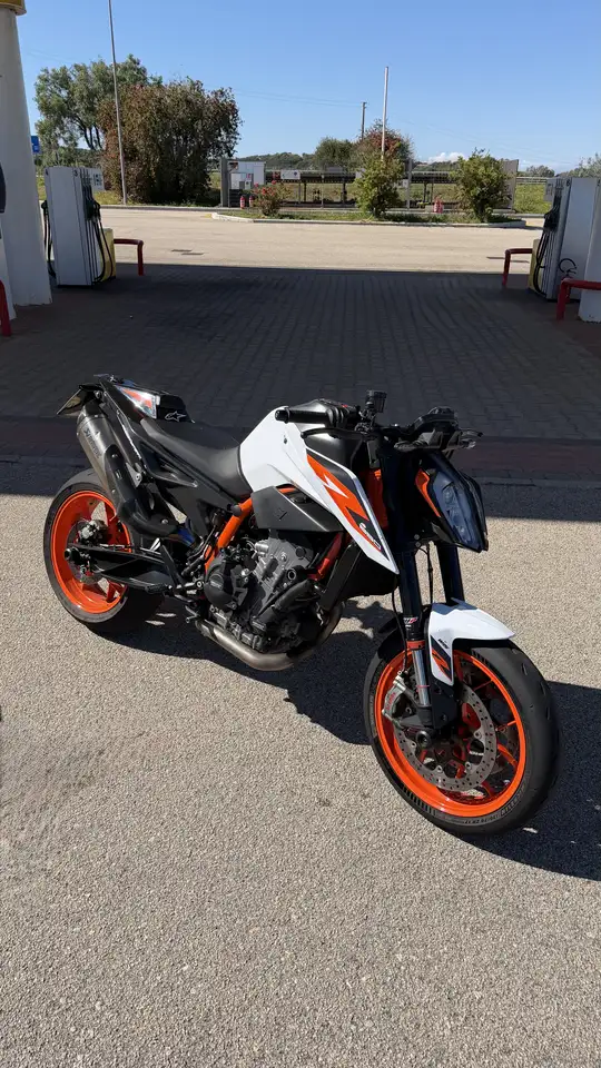 KTM 890 Duke R