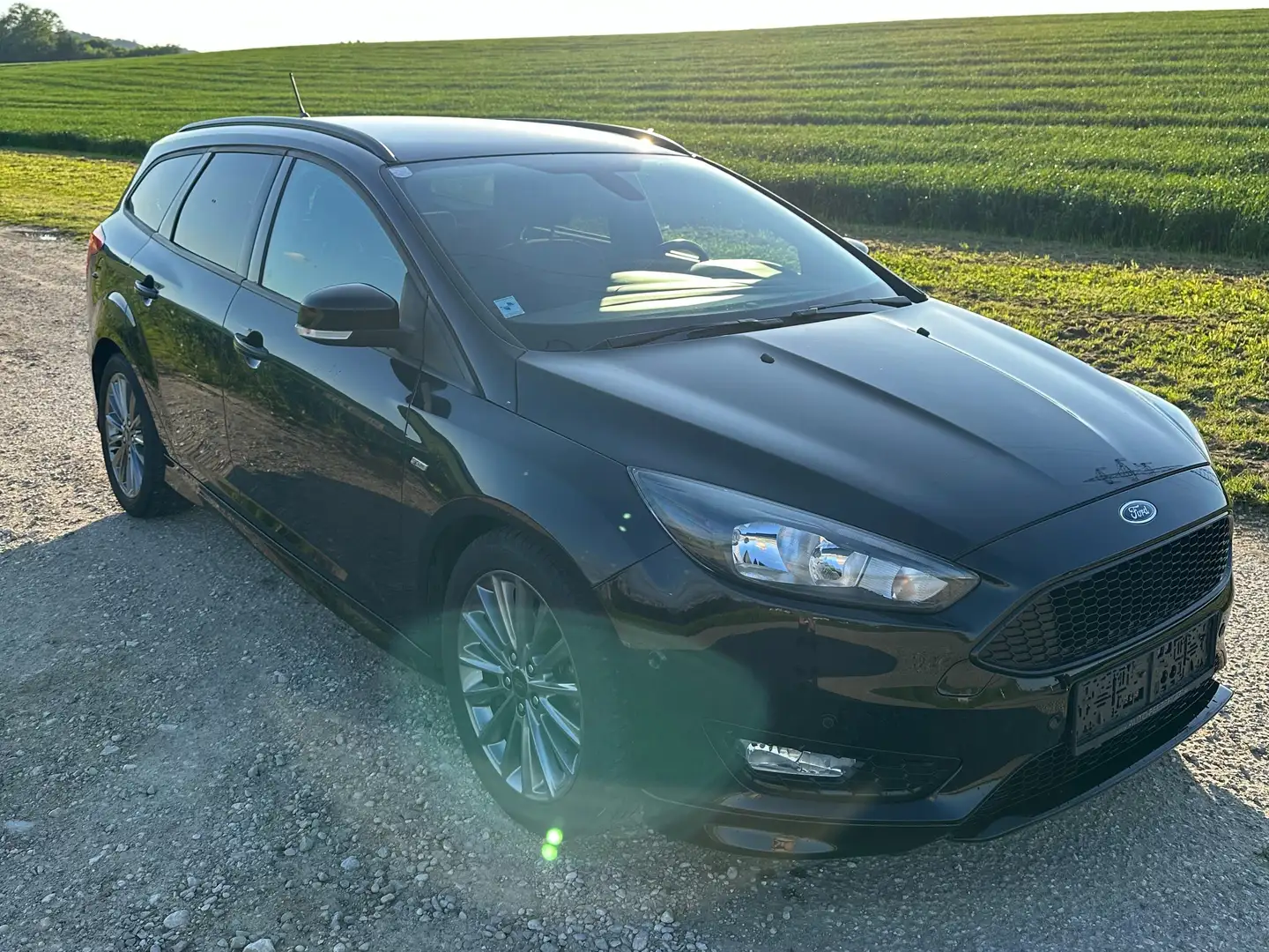 Ford Focus Focus Traveller 1,0 EcoBoost ST-Line ST-Line Schwarz - 2