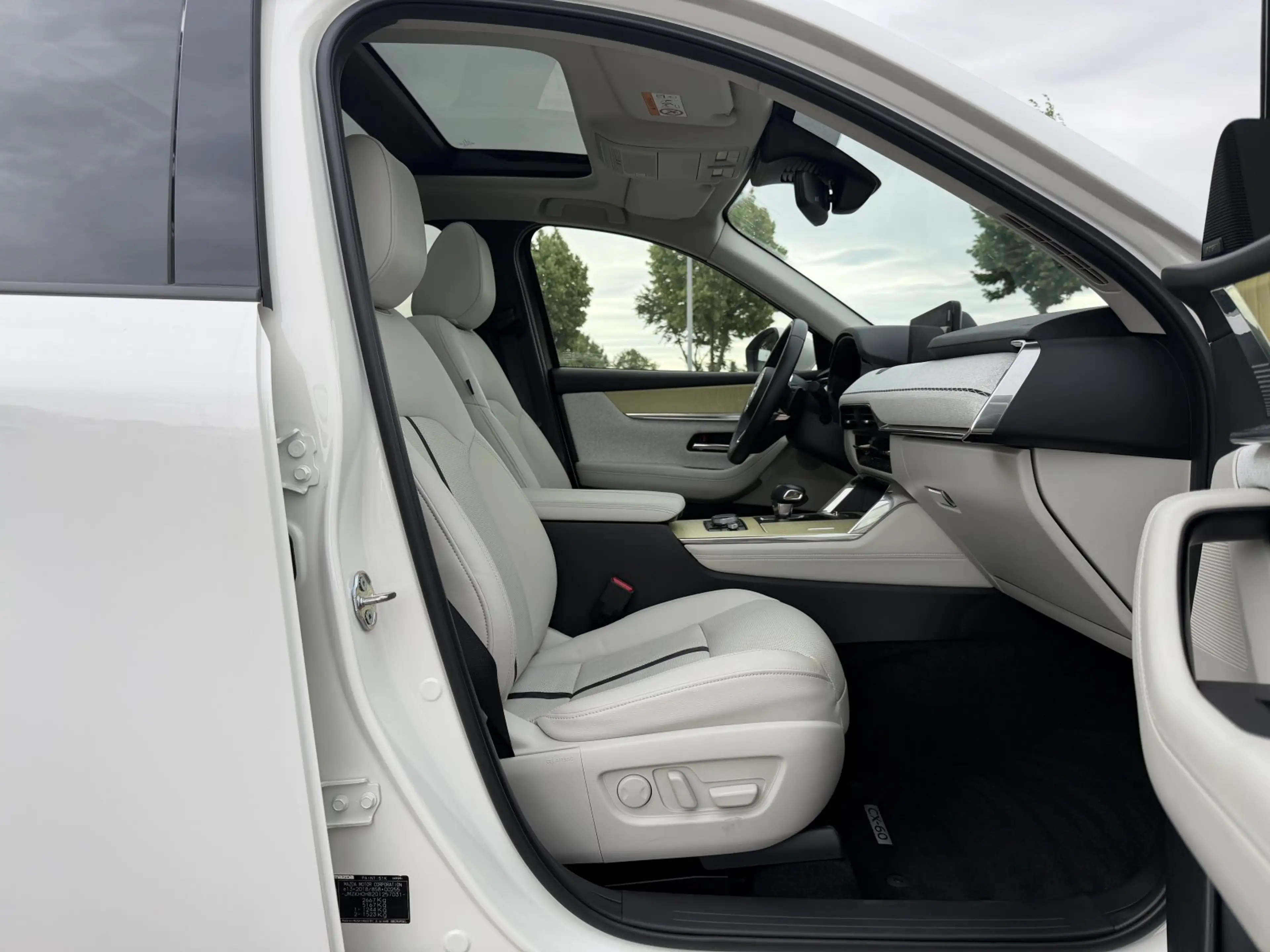 Mazda CX-60 2.5 SKYACTIV-G Hybrid Takumi AWD (E6d) — photo 12