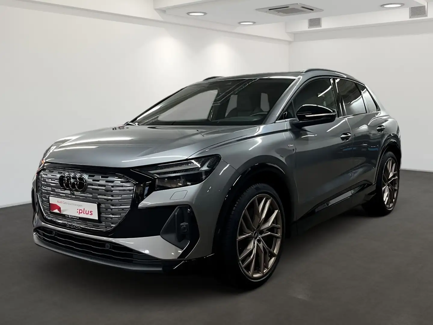 Audi Q4 e-tron 45 quattro s-line Ext. PANO Assistenz+ Grau - 2