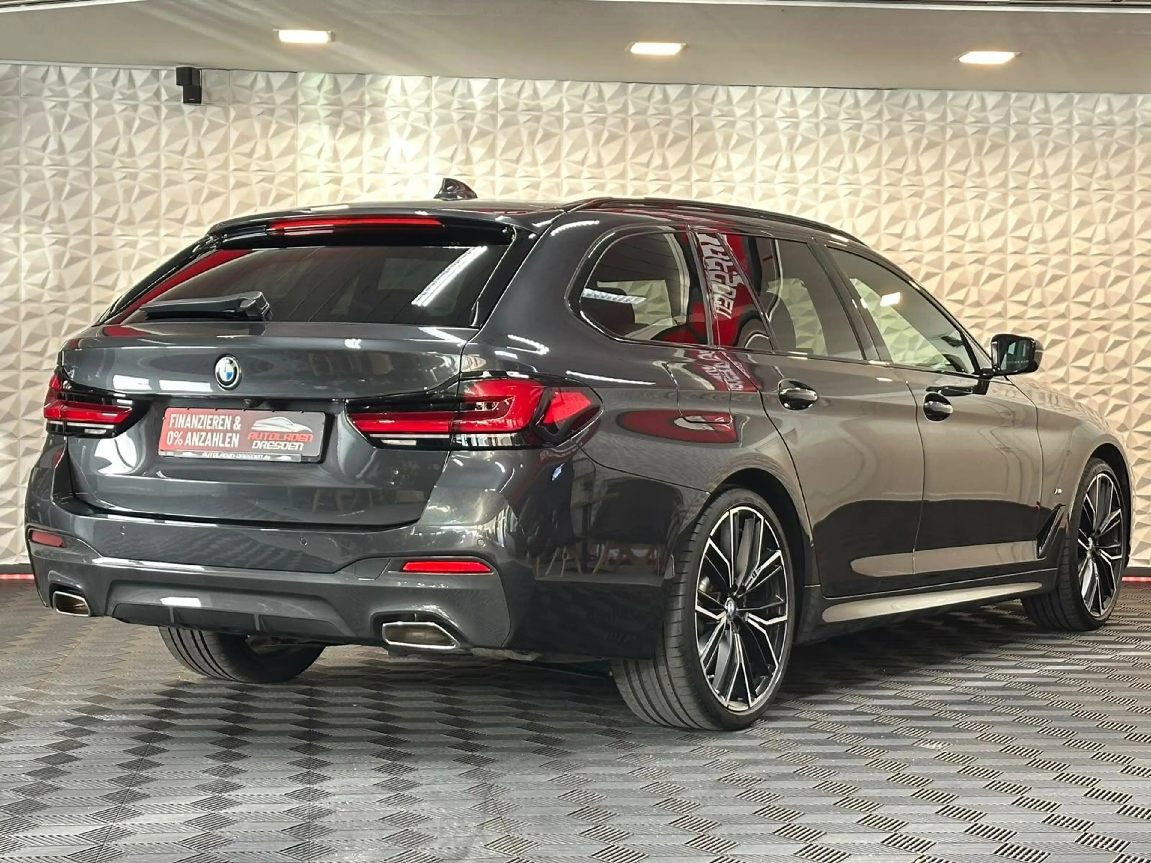 BMW 540 i xDrive M SPORT SHADOW HUD#PANO#SITZLUFT#SHZ — photo 8