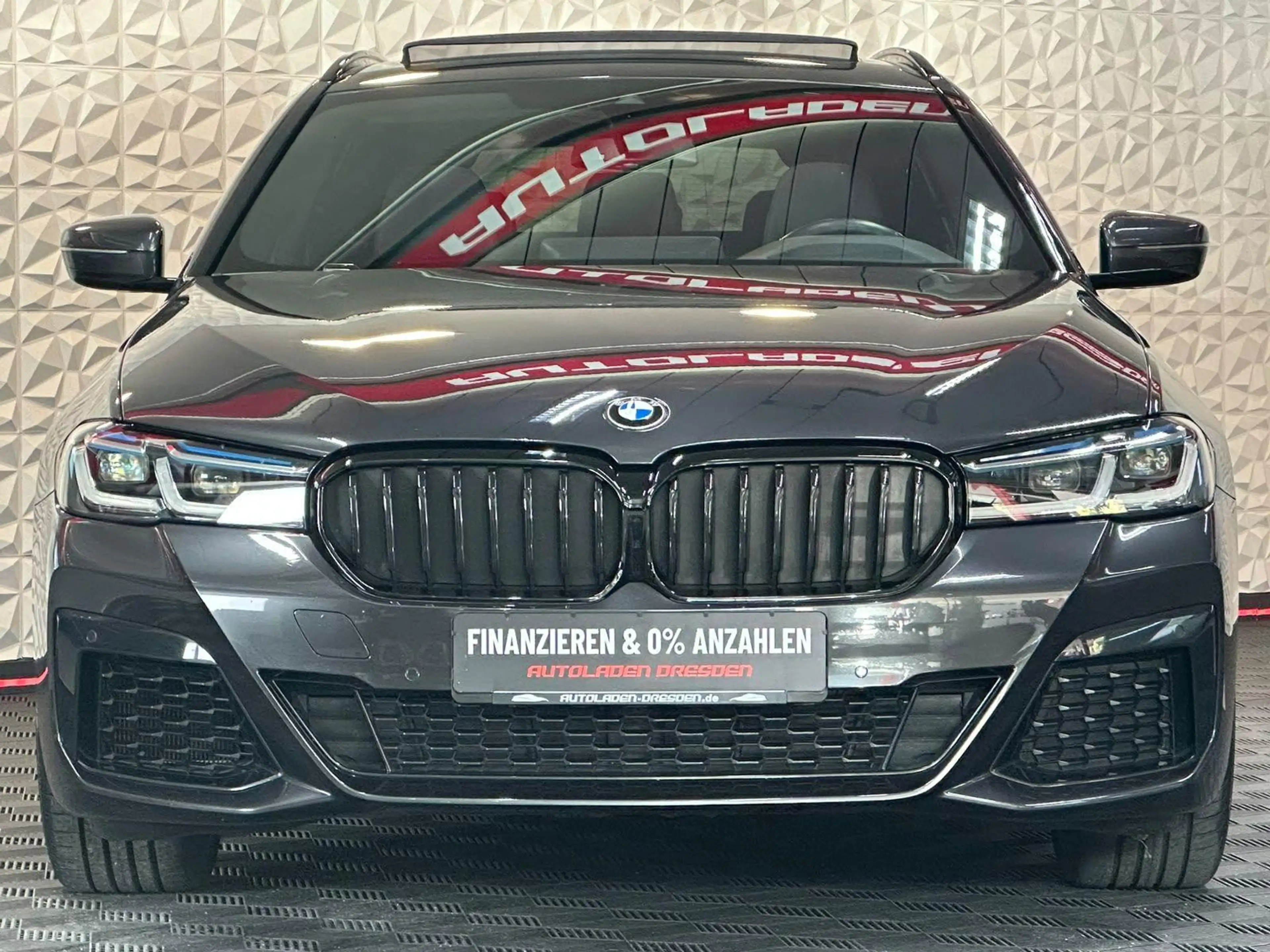 BMW 540 i xDrive M SPORT SHADOW HUD#PANO#SITZLUFT#SHZ — photo 3