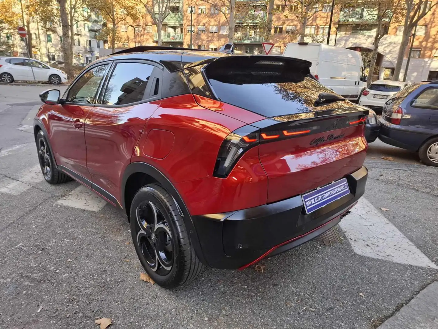 Alfa Romeo Junior 1.2 136 CV Hybrid eDCT6 Speciale +PACK SPORT Rot - 2