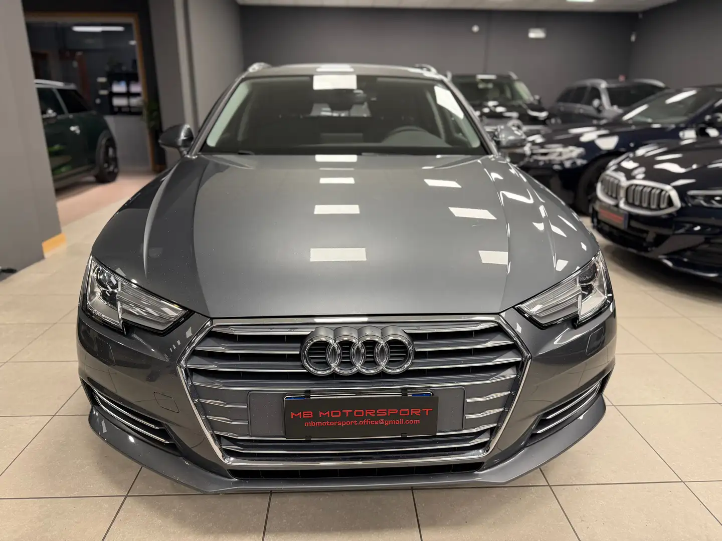 Audi A4 Avant 2.0 tdi ultra Business 150cv s-tronic Gris - 2