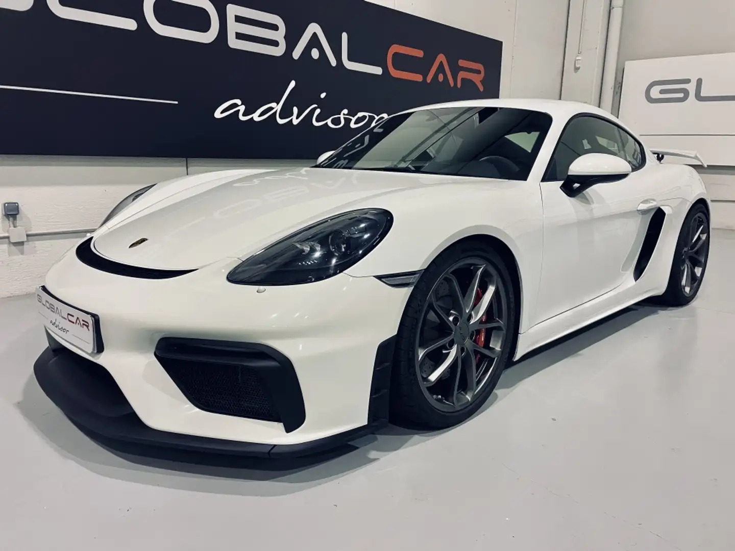 Porsche Cayman GT4 Wit - 1