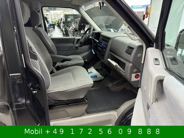 Volkswagen Multivan view 23