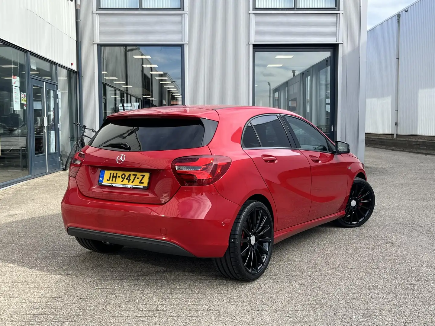 Mercedes-Benz A 160 Ambition | NL Auto/Navi/PDC V+A/Airco/Cruise/19-in Rood - 2
