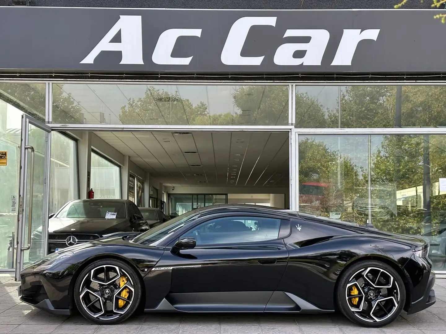 Maserati MC20 630 Negro - 1