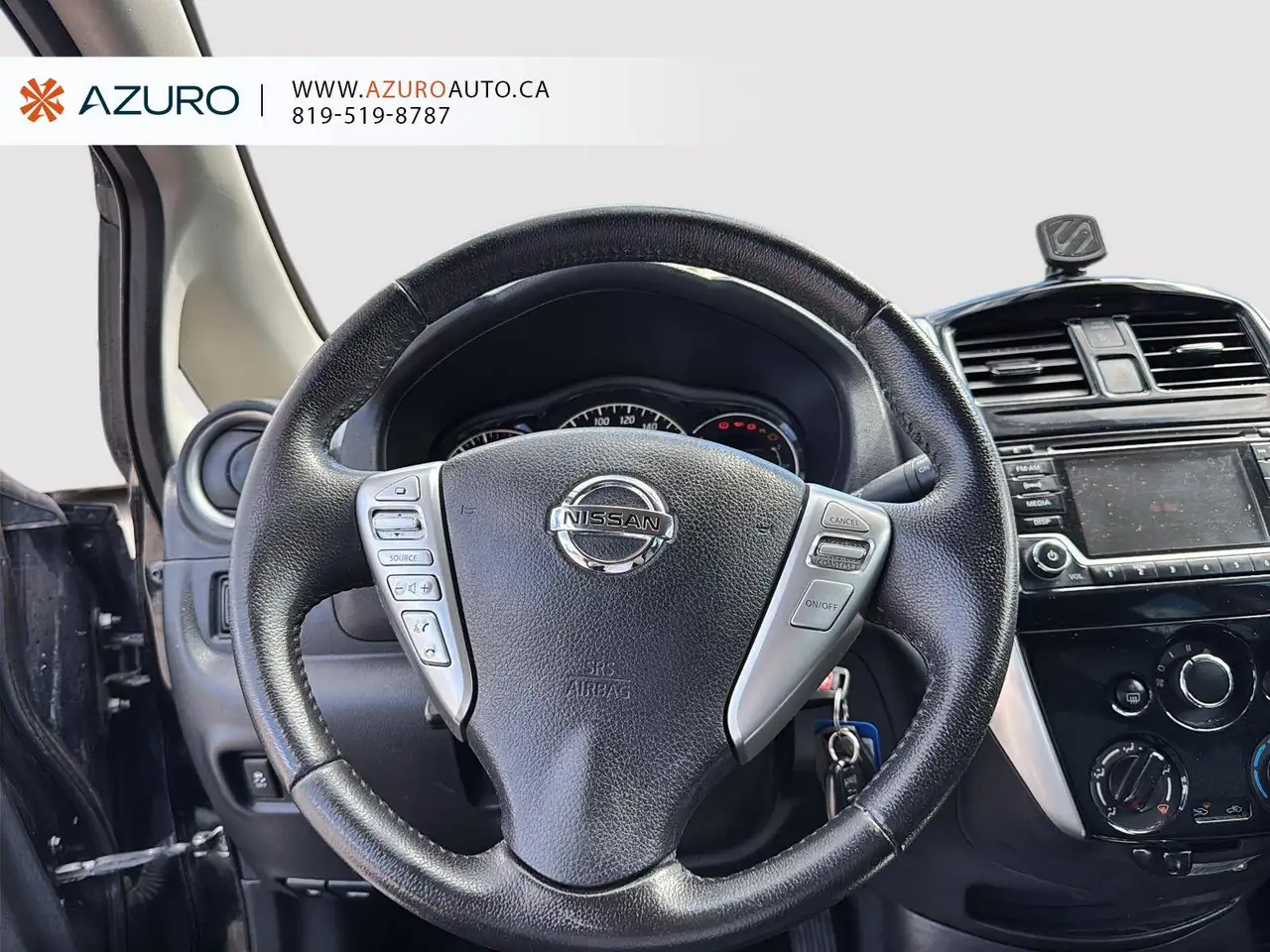 Nissan Versa снимка Nissan Versa