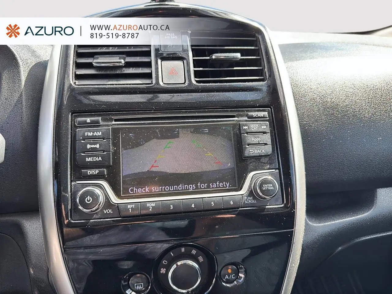 Nissan Versa снимка Nissan Versa