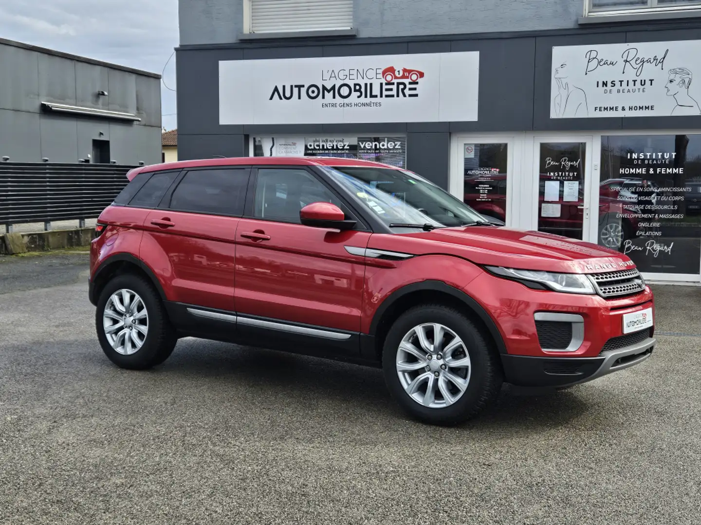 Land Rover Range Rover Evoque 2.0 TD4 150 4WD Pure ENTRETIEN LAND ROVER Rouge - 1