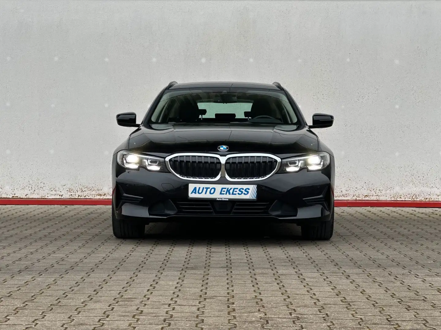 BMW 318 d Touring LED*1.Hd.*DAB*TEMP* Schwarz - 2