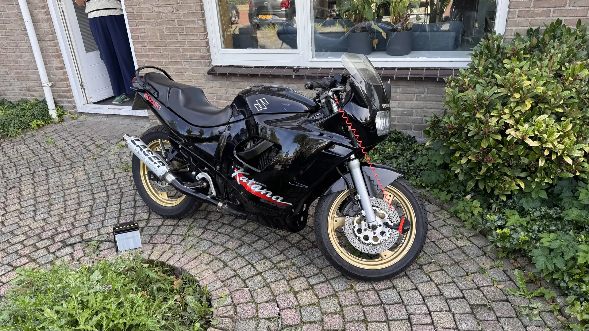 Suzuki GSX 600 Katana Zwart - 1