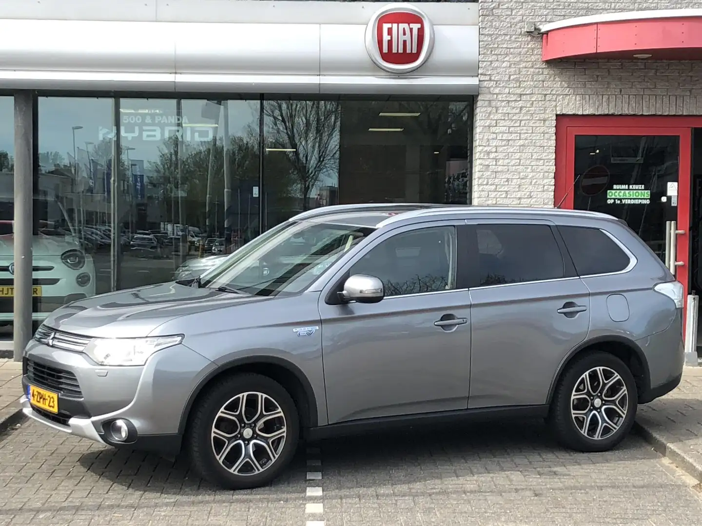 Mitsubishi Outlander 2.0 PHEV Executive Edition X-Line AUTOMAAT|NAVI|CL Grijs - 1