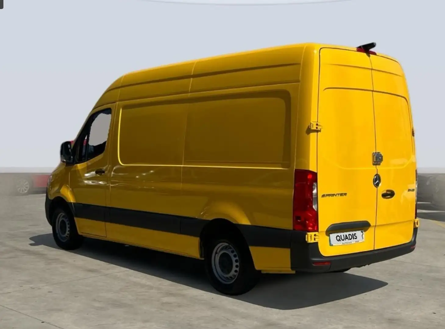 Mercedes-Benz Sprinter Furgón 311CDI Medio T.E. tD Amarillo - 2