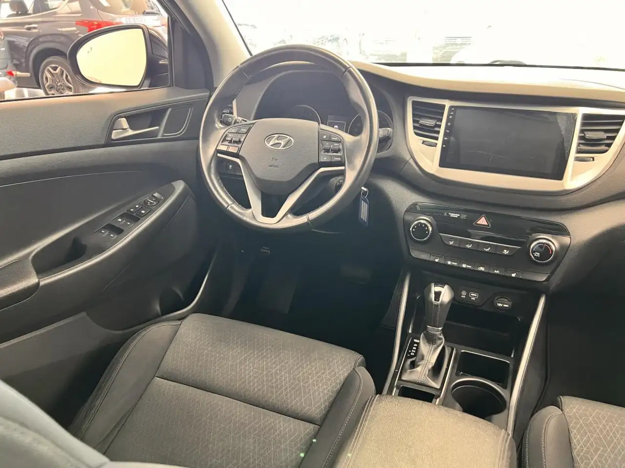 Hyundai TUCSON photo Hyundai TUCSON